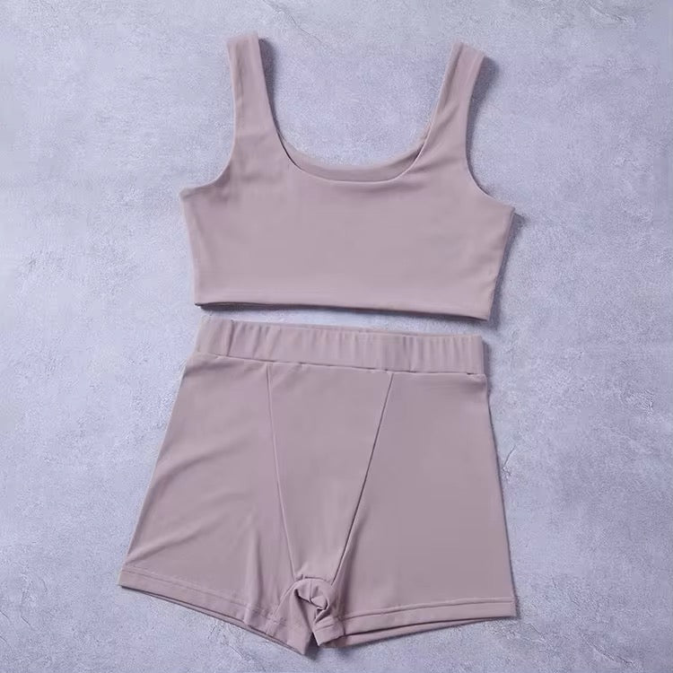 Essential seamless fit